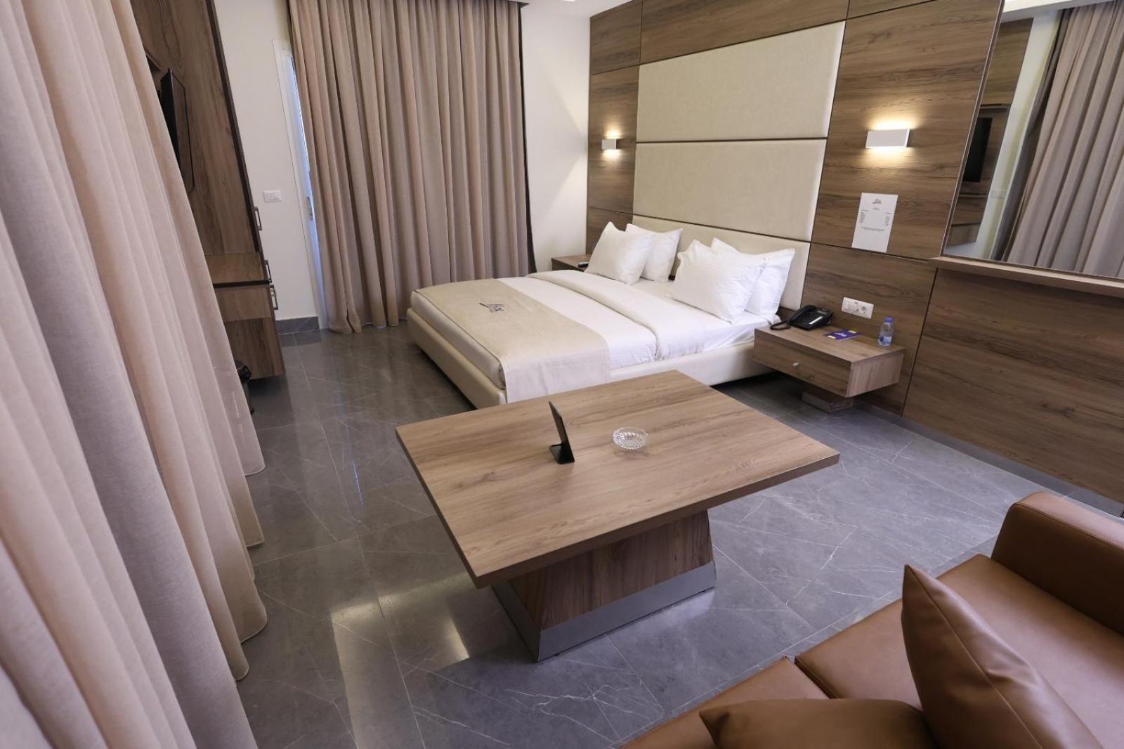 Ibiza Hotel 朱尼耶 外观 照片