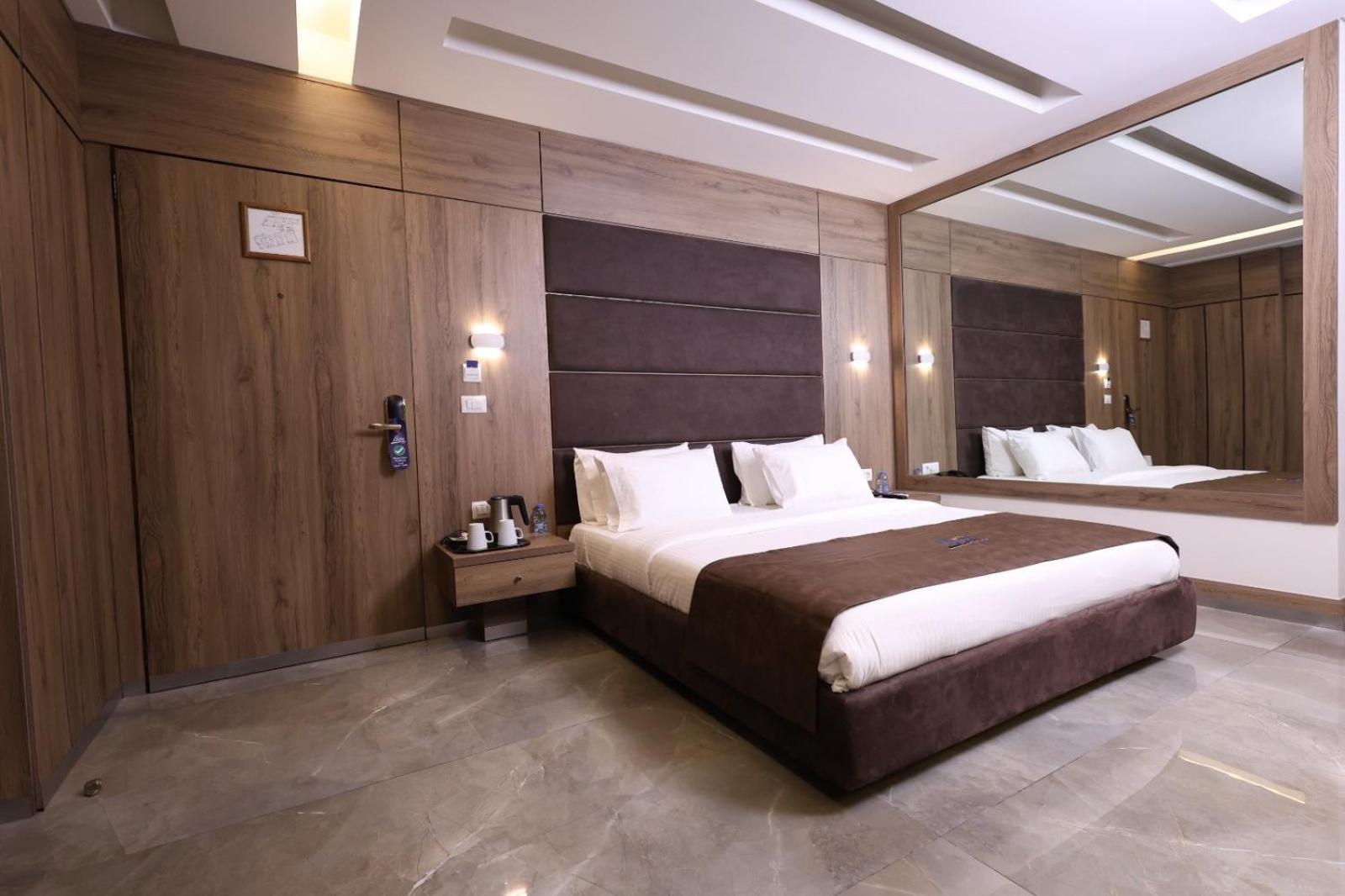 Ibiza Hotel 朱尼耶 外观 照片