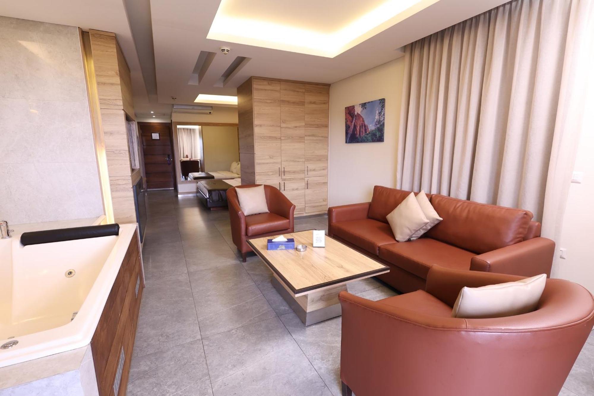 Ibiza Hotel 朱尼耶 外观 照片